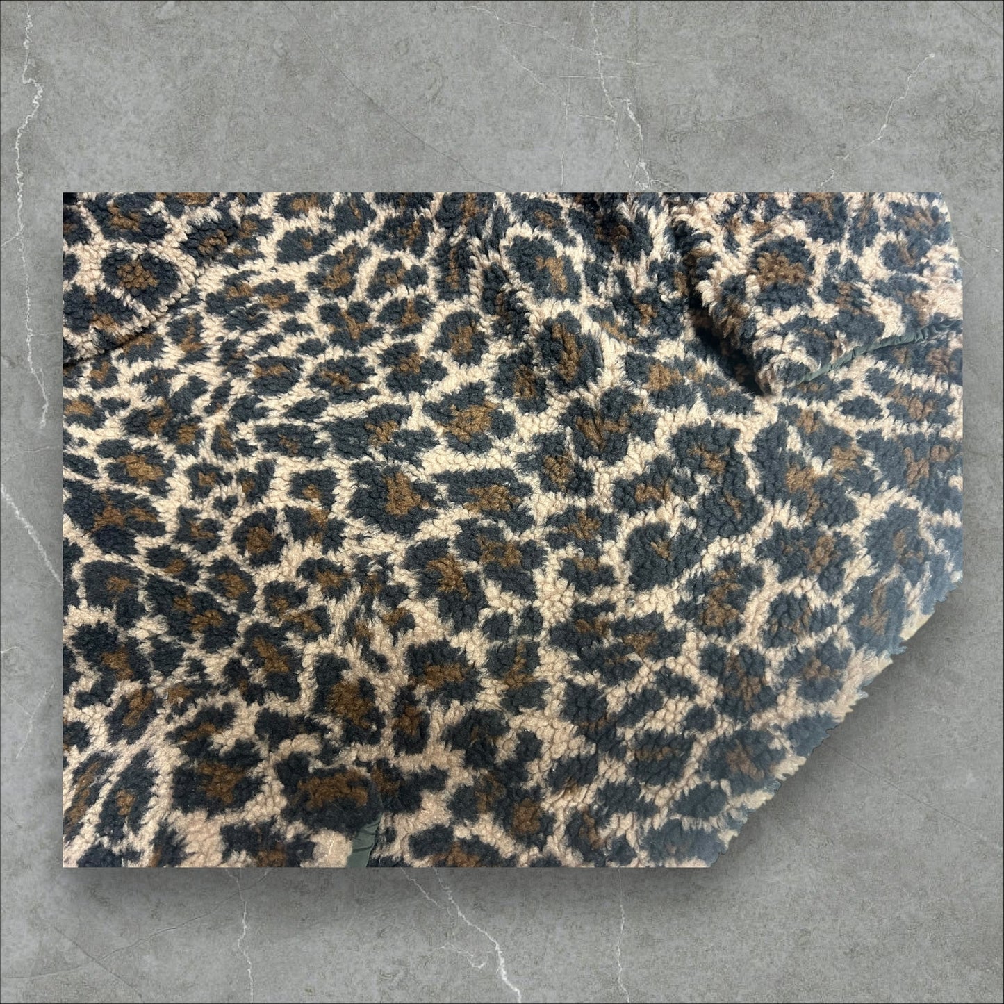 Urban Outfitters Leopard Sherpa Zip Up Jacket (M)