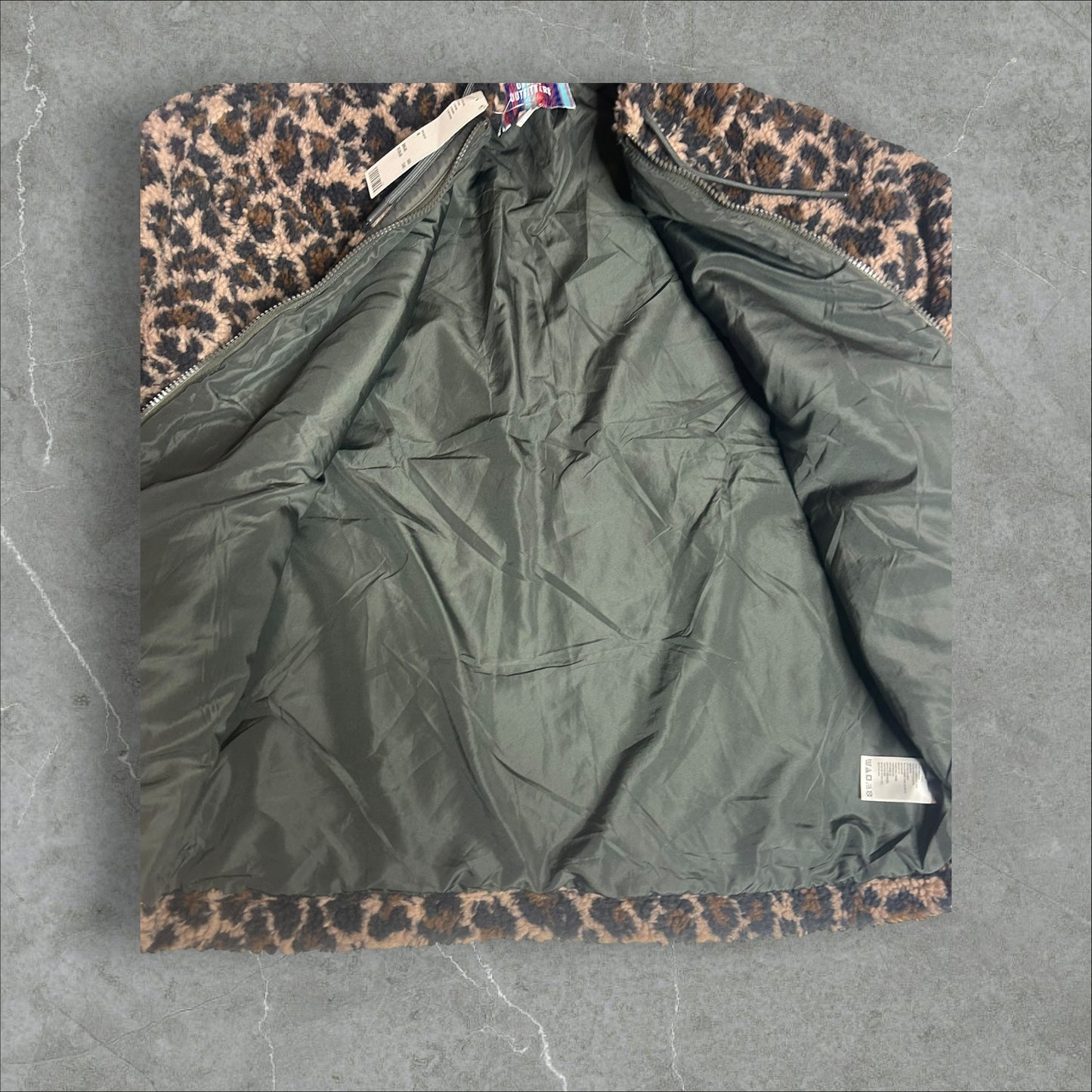 Urban Outfitters Leopard Sherpa Zip Up Jacket (M)