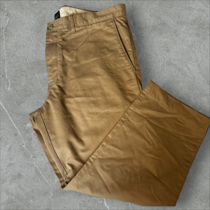 J.crew 'Broken in' Chino (36)