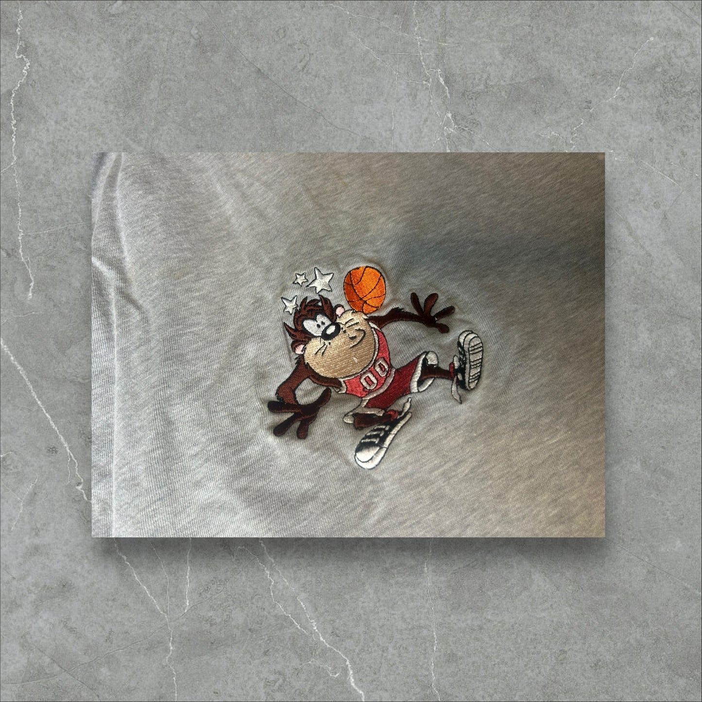 90s Embroidered Bugs Bunny & Taz Basketball Crop Tee(XL)