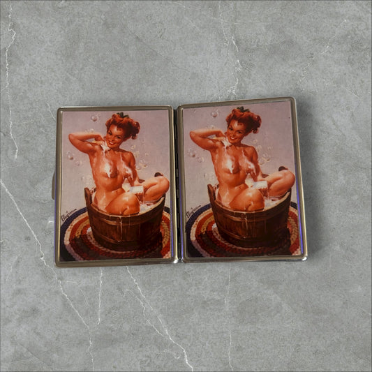'Bathing Pin Up Girl' Cigeratte Holder