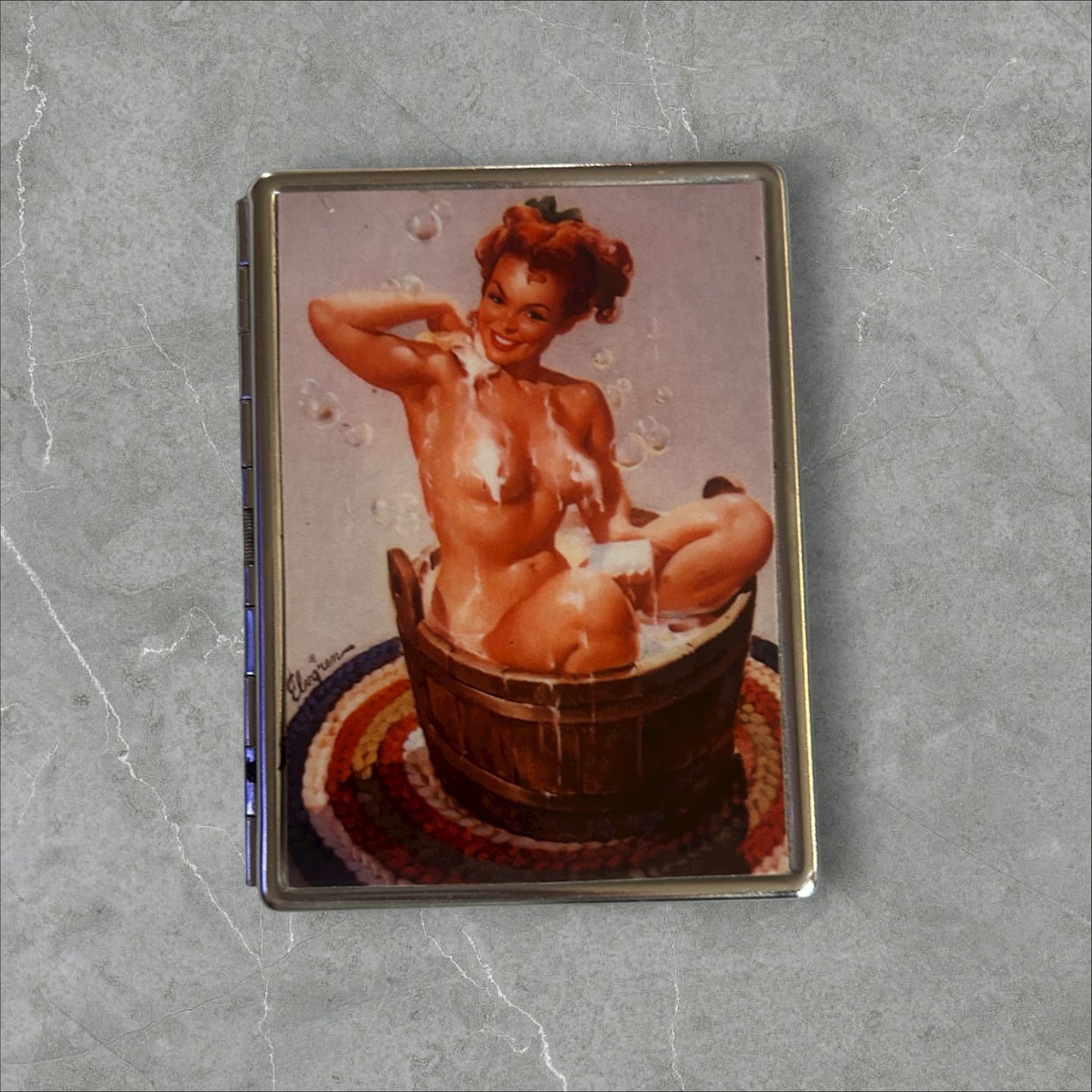 'Bathing Pin Up Girl' Cigeratte Holder