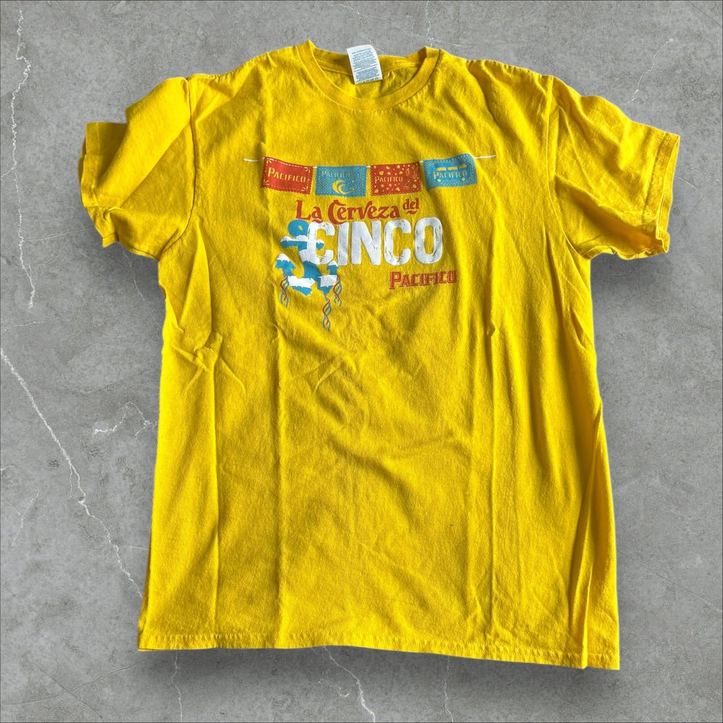 La Cerveza Del Cinco Pacifico Graphic Tee(M)