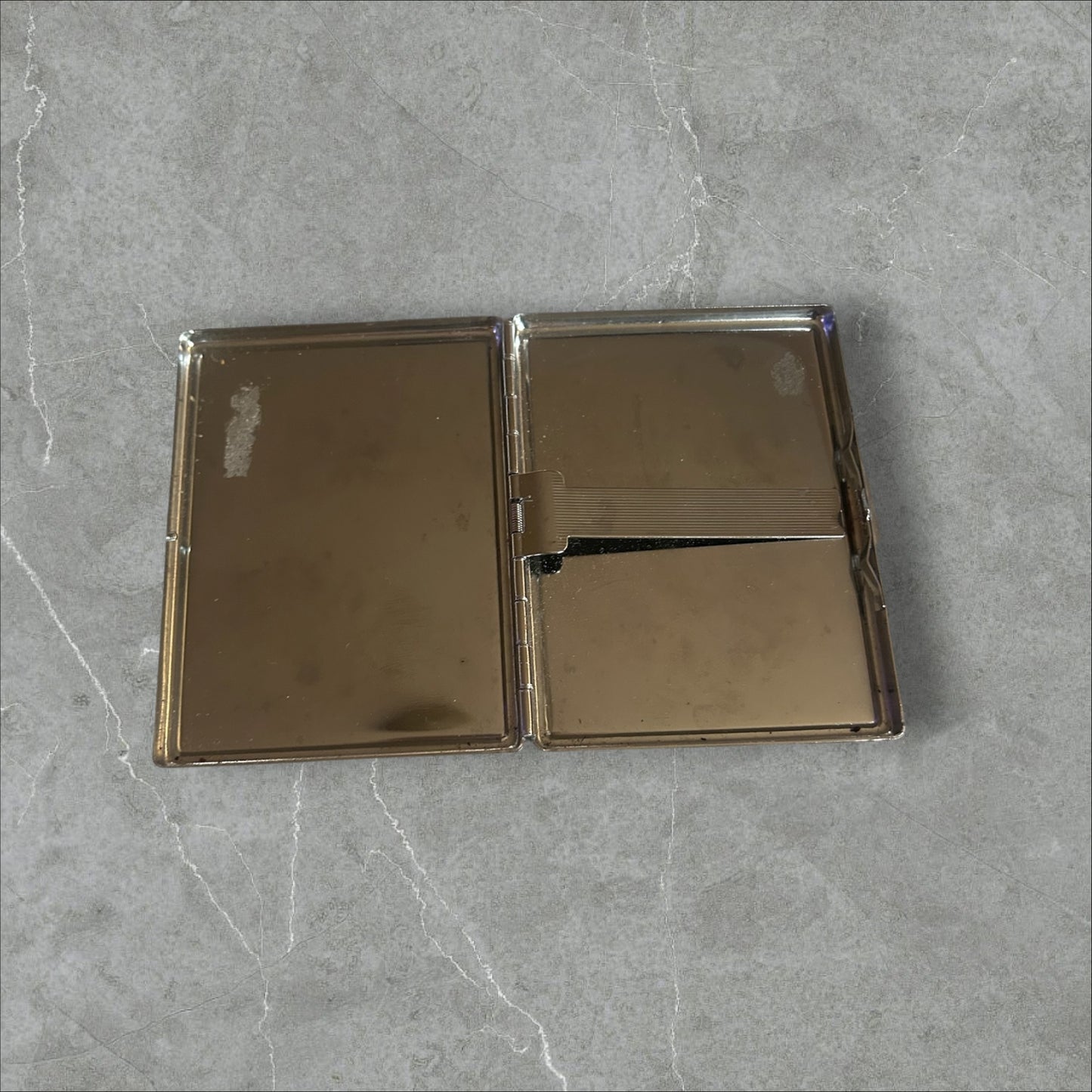 'Bathing Pin Up Girl' Cigeratte Holder