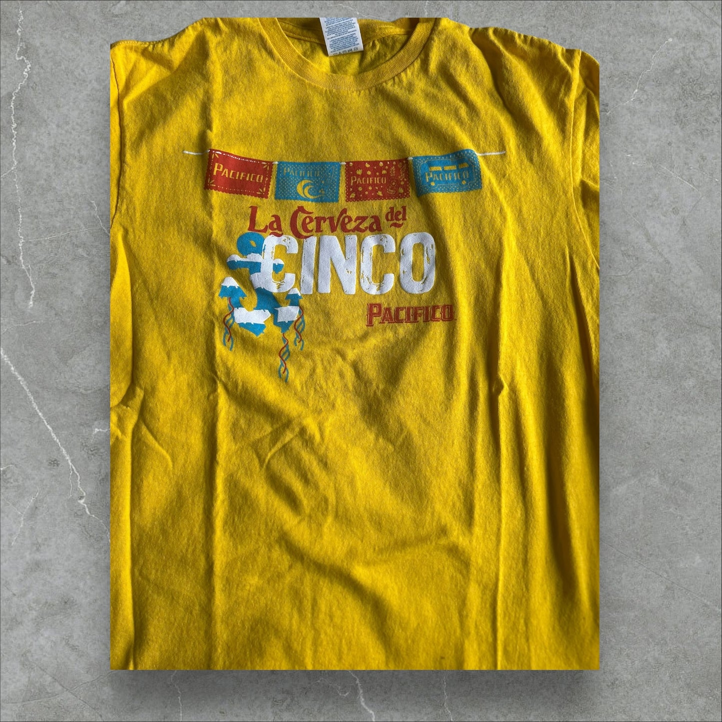 La Cerveza Del Cinco Pacifico Graphic Tee(M)