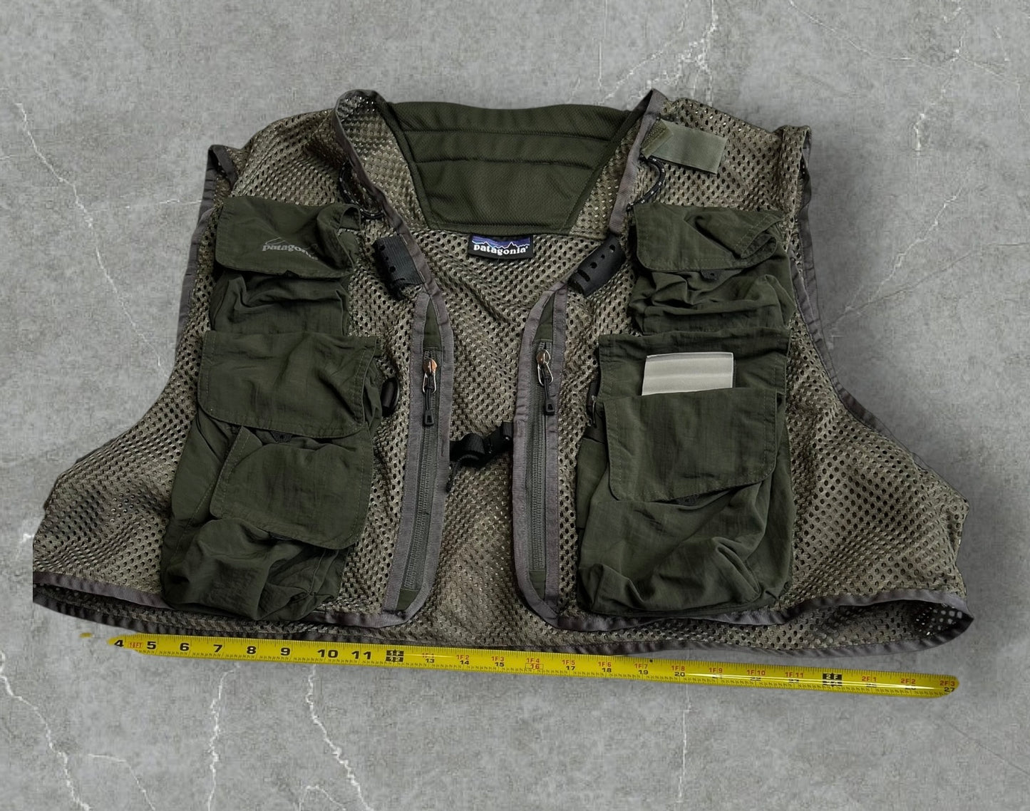 Pantagonia Olive Mesh Master II Fishing Vest (XL)